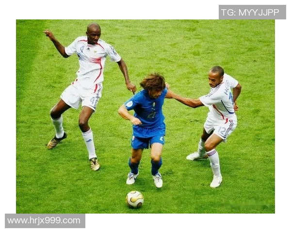 法国矮个子足球明星的传奇故事与不屈精神的启示